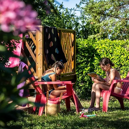 Charmant Camping Familiale 3 Etoiles Vue 360 Plage Piscine A Debordement Empl Xxl Labeaume Exterior photo