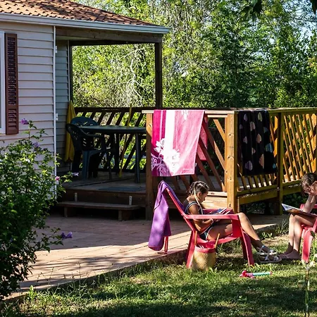 Charmant Camping Familiale 3 Etoiles Vue 360 Plage Piscine A Debordement Empl Xxl Labeaume Exterior photo