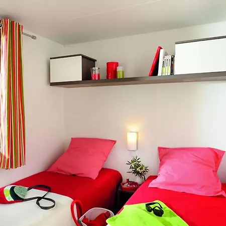 Charmant Camping Familiale 3 Etoiles Vue 360 Plage Piscine A Debordement Empl Xxl Labeaume Exterior photo