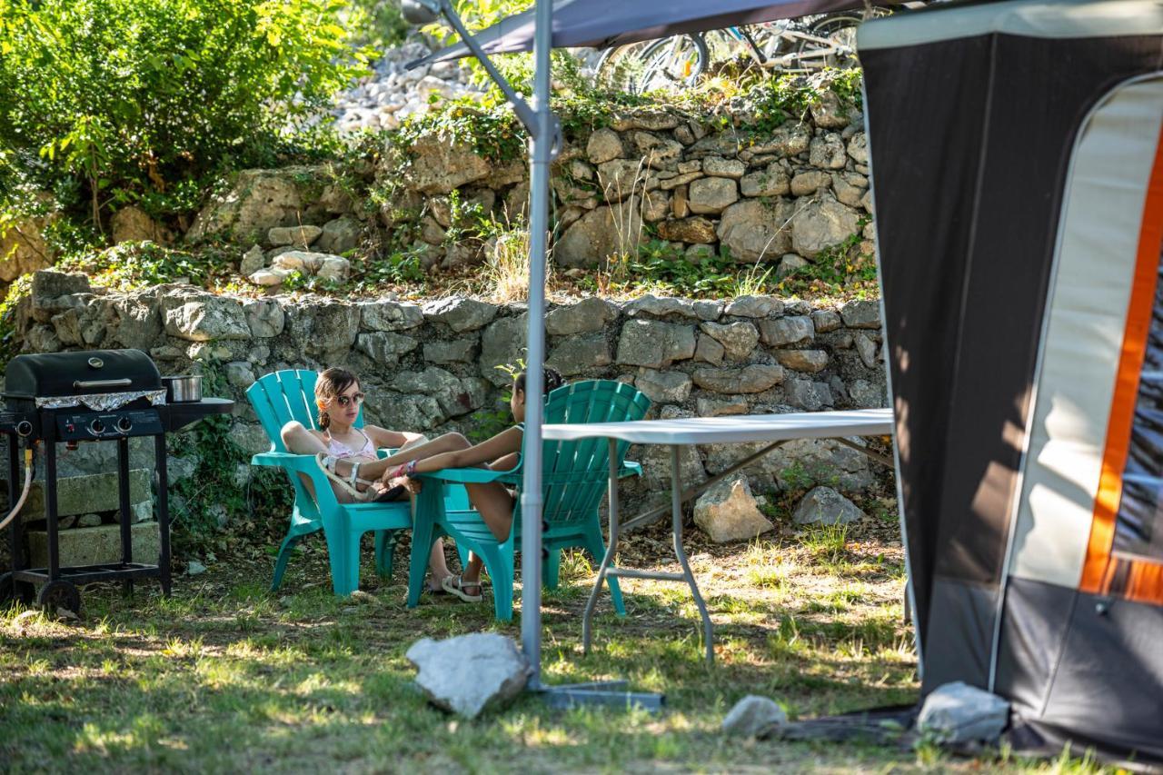 Campingplatz Familiale 3 Etoiles Vue 360 Piscine A Debordement Empl Xxl Labeaume